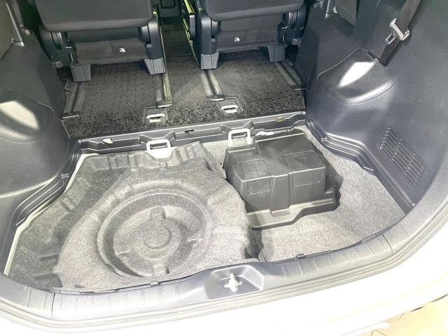 ヴォクシー ハイブリッドＺＳ　煌　禁煙車　モデリスタエアロ　１０インチナビ　バックカメラ　フリップダウンモニター　両側パワスラ　セーフティセンス　シートヒーター　クルコン　Ｗエアコン　オートライト　ドラレコ　オートハイビーム　ＥＴＣ（55枚目）