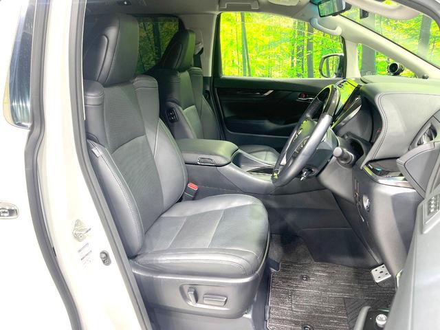 アルファード ２．５Ｓ　Ｃパッケージ　純正９インチナビ　両側電動ドア　後席モニター　バックカメラ　１００Ｖ電源　衝突被害軽減システム　レーダークルーズ　禁煙車　電動リアゲート　前席シートエアコン　ドラレコ　コーナーセンサー　ＬＥＤヘッド（8枚目）