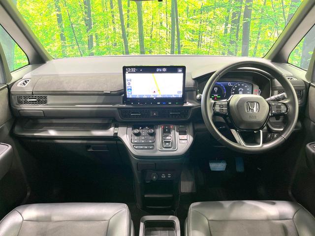 ステップワゴン ｅ：ＨＥＶスパーダ　プレミアムライン　禁煙車　現行　純正１１型ＳＤナビ　全周囲カメラ　純正１５型後席モニター　パワーバックドア　衝突被害軽減ブレーキ　レーダークルーズコントロール　フルセグＴＶ　Ｂｌｕｅｔｏｏｔｈ接続　ＬＥＤヘッドライト（2枚目）