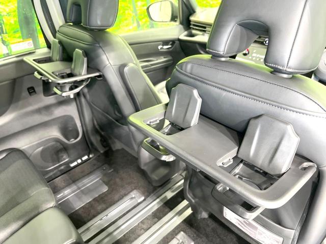 セレナ ハイウェイスターV 禁煙車 現行 メーカー純正12型ナビ 全周囲カメラ 後席モニター プロパイロット 前席シートヒーター 衝突被害軽減ブレーキ 両側パワースライドドア オートエアコン LEDヘッドライト ETC(32枚目)