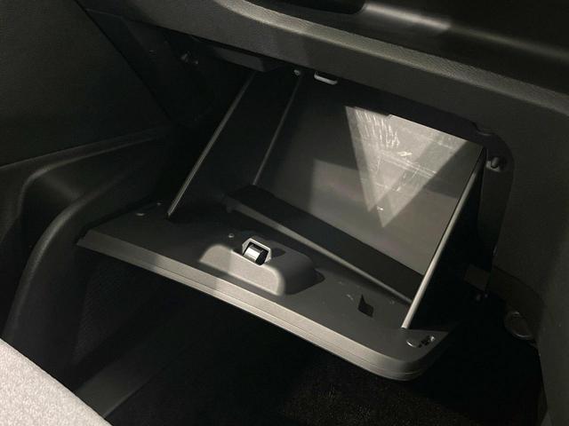 セレナ ハイウェイスターV 禁煙車 現行 メーカー純正12型ナビ 全周囲カメラ 後席モニター プロパイロット 前席シートヒーター 衝突被害軽減ブレーキ 両側パワースライドドア オートエアコン LEDヘッドライト ETC(36枚目)