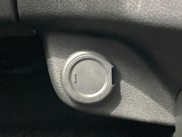 セレナ ハイウェイスターV 禁煙車 現行 メーカー純正12型ナビ 全周囲カメラ 後席モニター プロパイロット 前席シートヒーター 衝突被害軽減ブレーキ 両側パワースライドドア オートエアコン LEDヘッドライト ETC(52枚目)