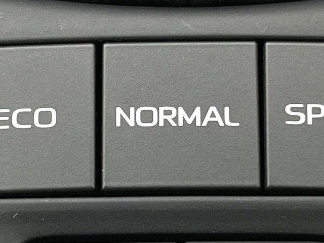 カムリ Ｇ　禁煙車　ＳＤナビ　バックカメラ　運転席パワーシート　衝突被害軽減ブレーキ　レーダークルーズコントロール　フルセグＴＶ　Ｂｌｕｅｔｏｏｔｈ接続　ＥＴＣ　オートエアコン　ＬＥＤヘッドライト　スマートキー（56枚目）