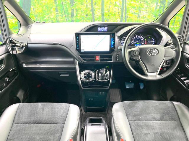 ヴォクシー ハイブリッドＺＳ　煌ＩＩＩ　後期　特別仕様車　カロッツェリア１０型サイバーナビ　両側電動スライドドア　後席モニター　バックカメラ　衝突被害軽減システム　禁煙車　ハーフレザーシート　ドラレコ　コーナーセンサー　スマートキー（2枚目）