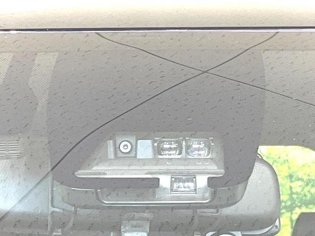 ヴォクシー ハイブリッドＺＳ　煌ＩＩＩ　後期　特別仕様車　カロッツェリア１０型サイバーナビ　両側電動スライドドア　後席モニター　バックカメラ　衝突被害軽減システム　禁煙車　ハーフレザーシート　ドラレコ　コーナーセンサー　スマートキー（7枚目）