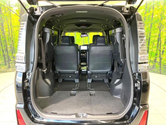 ヴォクシー ハイブリッドＺＳ　煌ＩＩＩ　後期　特別仕様車　カロッツェリア１０型サイバーナビ　両側電動スライドドア　後席モニター　バックカメラ　衝突被害軽減システム　禁煙車　ハーフレザーシート　ドラレコ　コーナーセンサー　スマートキー（11枚目）