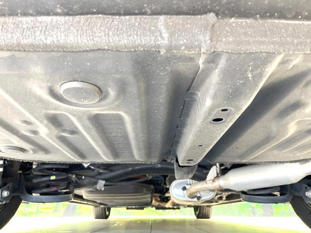 ヴォクシー ハイブリッドＺＳ　煌ＩＩＩ　後期　特別仕様車　カロッツェリア１０型サイバーナビ　両側電動スライドドア　後席モニター　バックカメラ　衝突被害軽減システム　禁煙車　ハーフレザーシート　ドラレコ　コーナーセンサー　スマートキー（20枚目）