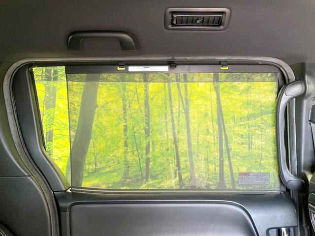 ヴォクシー ハイブリッドＺＳ　煌ＩＩＩ　後期　特別仕様車　カロッツェリア１０型サイバーナビ　両側電動スライドドア　後席モニター　バックカメラ　衝突被害軽減システム　禁煙車　ハーフレザーシート　ドラレコ　コーナーセンサー　スマートキー（65枚目）