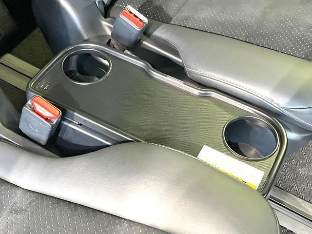 ヴォクシー ハイブリッドＺＳ　煌ＩＩＩ　後期　特別仕様車　カロッツェリア１０型サイバーナビ　両側電動スライドドア　後席モニター　バックカメラ　衝突被害軽減システム　禁煙車　ハーフレザーシート　ドラレコ　コーナーセンサー　スマートキー（67枚目）