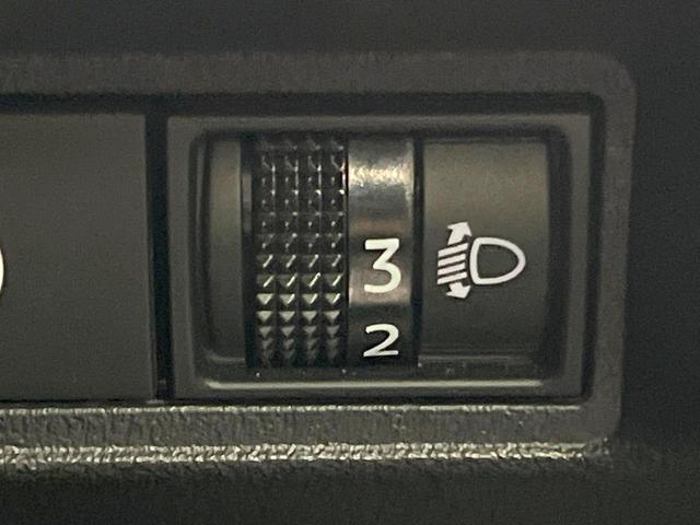 ノート Ｘ　禁煙車　後期　ＳＤナビ　全周囲カメラ　全方位運転支援システム　インテリジェントルームミラー　スマートキー　ＬＥＤヘッド　ＢＳＭ　ビルトインＥＴＣ　オートライト　オートエアコン　Ｂｌｕｅｔｏｏｔｈ（40枚目）