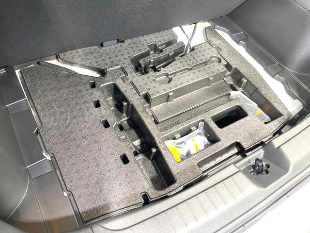 ノート Ｘ　禁煙車　後期　ＳＤナビ　全周囲カメラ　全方位運転支援システム　インテリジェントルームミラー　スマートキー　ＬＥＤヘッド　ＢＳＭ　ビルトインＥＴＣ　オートライト　オートエアコン　Ｂｌｕｅｔｏｏｔｈ（55枚目）