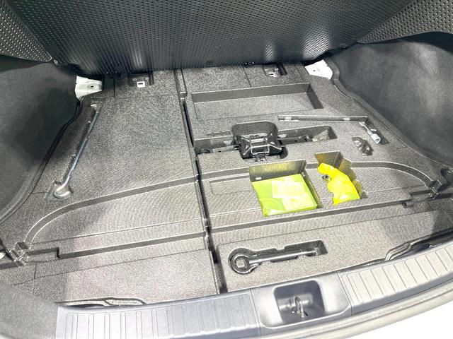 プリウス Ｓ　禁煙車　純正９型ＳＤナビ　バックカメラ　衝突被害軽減システム　レーダークルーズ　スマートキー　ＬＥＤヘッド　ＥＴＣ２．０　純正１５インチアルミ　オートハイビーム　オートライト　オートエアコン（39枚目）