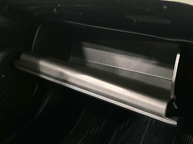 プリウス Ｓ　禁煙車　純正９型ＳＤナビ　バックカメラ　衝突被害軽減システム　レーダークルーズ　スマートキー　ＬＥＤヘッド　ＥＴＣ２．０　純正１５インチアルミ　オートハイビーム　オートライト　オートエアコン（46枚目）