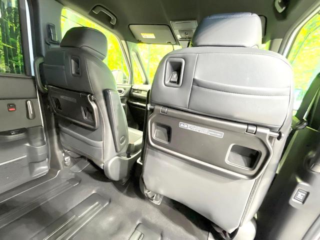ステップワゴン ｅ：ＨＥＶスパーダ　禁煙車　両側電動ドア　後席モニター　純正１１．４型ナビ　バックカメラ　衝突被害軽減システム　レーダークルーズ　ＢＳＭ　電動リアゲート　ハーフレザー　前席シートヒーター　ドラレコ　コーナーセンサー（44枚目）