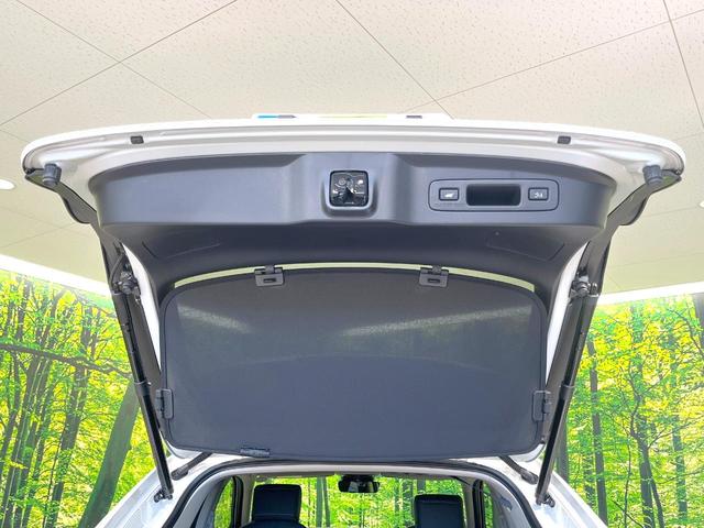 ヴェゼル ｅ：ＨＥＶ　Ｚ　登録済未使用車　純正８型ナビ　全周囲カメラ　衝突被害軽減システム　レーダークルーズ　ＢＳＭ　電動リアゲート　ハーフレザー　前席シートヒーター　ＬＥＤヘッド　ビルトインＥＴＣ　純正１８インチＡＷ（42枚目）