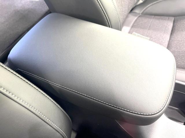 ヴェゼル ｅ：ＨＥＶ　Ｚ　登録済未使用車　純正８型ナビ　全周囲カメラ　衝突被害軽減システム　レーダークルーズ　ＢＳＭ　電動リアゲート　ハーフレザー　前席シートヒーター　ＬＥＤヘッド　ビルトインＥＴＣ　純正１８インチＡＷ（47枚目）