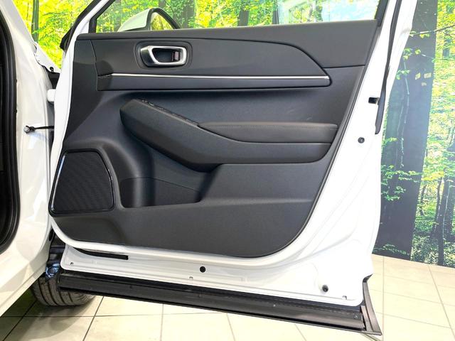 ヴェゼル ｅ：ＨＥＶ　Ｚ　登録済未使用車　純正８型ナビ　全周囲カメラ　衝突被害軽減システム　レーダークルーズ　ＢＳＭ　電動リアゲート　ハーフレザー　前席シートヒーター　ＬＥＤヘッド　ビルトインＥＴＣ　純正１８インチＡＷ（48枚目）