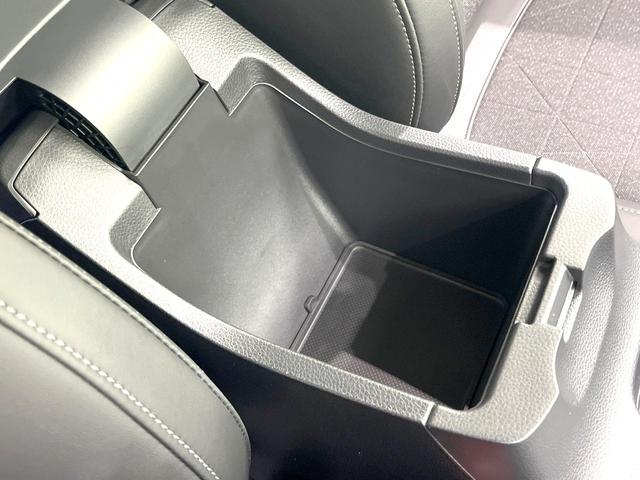 ヴェゼル ｅ：ＨＥＶ　Ｚ　登録済未使用車　純正８型ナビ　全周囲カメラ　衝突被害軽減システム　レーダークルーズ　ＢＳＭ　電動リアゲート　ハーフレザー　前席シートヒーター　ＬＥＤヘッド　ビルトインＥＴＣ　純正１８インチＡＷ（50枚目）