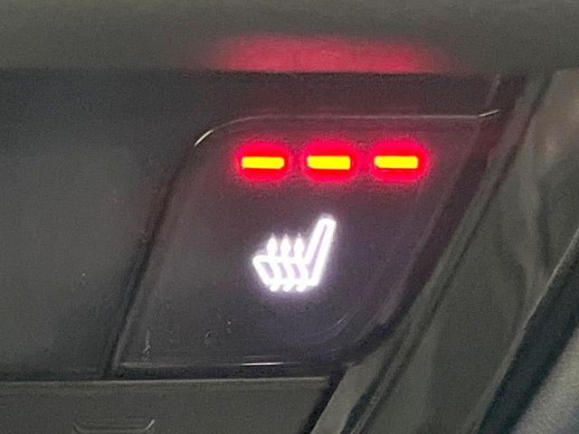 ヴェゼル ｅ：ＨＥＶ　Ｚ　登録済未使用車　純正８型ナビ　全周囲カメラ　衝突被害軽減システム　レーダークルーズ　ＢＳＭ　電動リアゲート　ハーフレザー　前席シートヒーター　ＬＥＤヘッド　ビルトインＥＴＣ　純正１８インチＡＷ（61枚目）