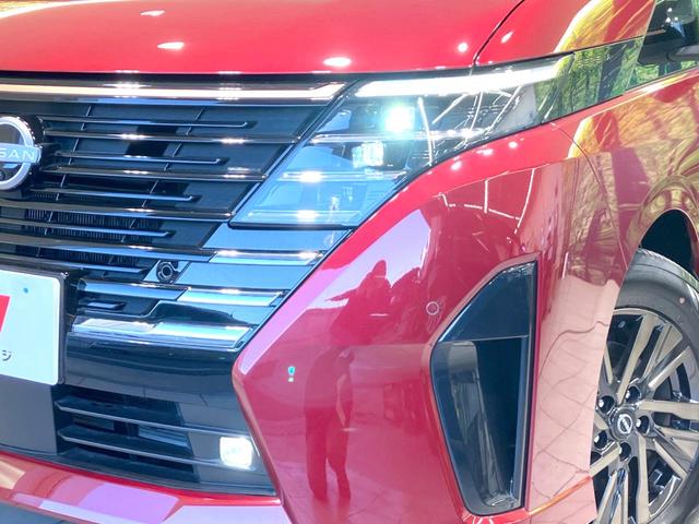 セレナ ｅ－パワー　ハイウェイスターＶ　９０周年記念車　禁煙車　特別使用車　ツートンカラー　純正１２．３型ナビ　全周囲カメラ　デジタルインナーミラー　プロパイロット　合皮シート　全席シートヒーター　衝突被害軽減ブレーキ　オートエアコン　ＬＥＤヘッドライト（13枚目）