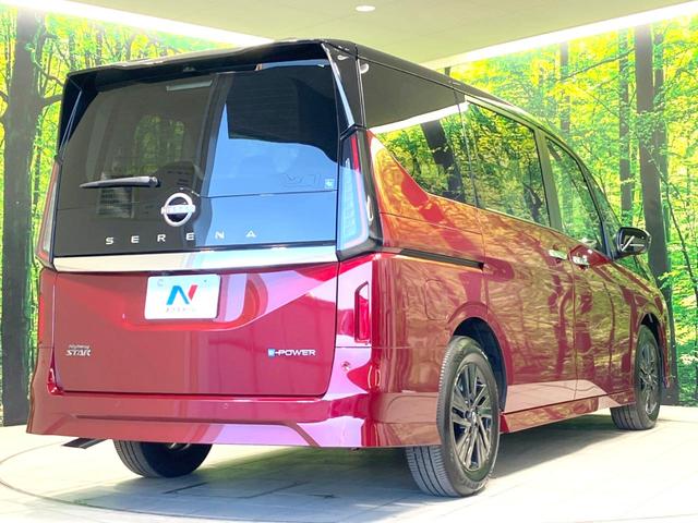 セレナ ｅ－パワー　ハイウェイスターＶ　９０周年記念車　禁煙車　特別使用車　ツートンカラー　純正１２．３型ナビ　全周囲カメラ　デジタルインナーミラー　プロパイロット　合皮シート　全席シートヒーター　衝突被害軽減ブレーキ　オートエアコン　ＬＥＤヘッドライト（18枚目）