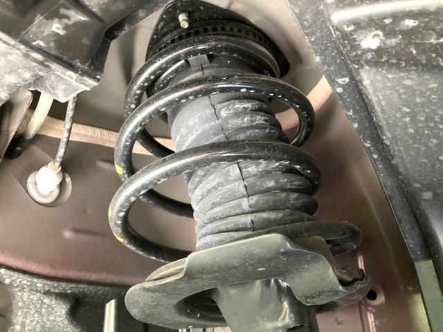 セレナ ｅ－パワー　ハイウェイスターＶ　９０周年記念車　禁煙車　特別使用車　ツートンカラー　純正１２．３型ナビ　全周囲カメラ　デジタルインナーミラー　プロパイロット　合皮シート　全席シートヒーター　衝突被害軽減ブレーキ　オートエアコン　ＬＥＤヘッドライト（21枚目）