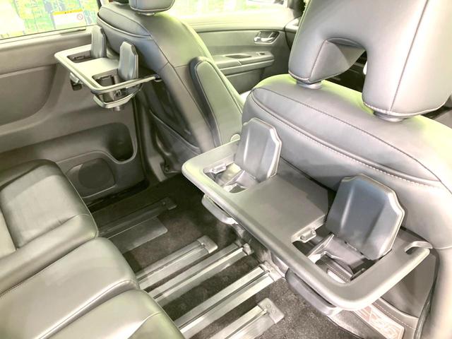 セレナ ｅ－パワー　ハイウェイスターＶ　９０周年記念車　禁煙車　特別使用車　ツートンカラー　純正１２．３型ナビ　全周囲カメラ　デジタルインナーミラー　プロパイロット　合皮シート　全席シートヒーター　衝突被害軽減ブレーキ　オートエアコン　ＬＥＤヘッドライト（44枚目）