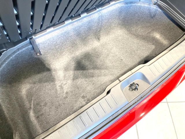 セレナ ｅ－パワー　ハイウェイスターＶ　９０周年記念車　禁煙車　特別使用車　ツートンカラー　純正１２．３型ナビ　全周囲カメラ　デジタルインナーミラー　プロパイロット　合皮シート　全席シートヒーター　衝突被害軽減ブレーキ　オートエアコン　ＬＥＤヘッドライト（49枚目）