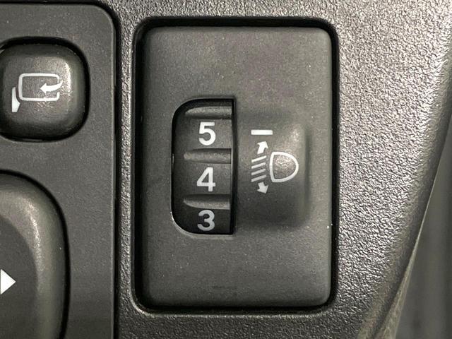 アクア Ｓ　禁煙車　後期　純正ＳＤナビ　バックカメラ　衝突被害軽減ブレーキ　車線逸脱警報　Ｂｌｕｅｔｏｏｔｈ接続　オートエアコン　オートライト　ＥＴＣ　電動格納ミラー　パワーウィンドウ　スマートキー（37枚目）