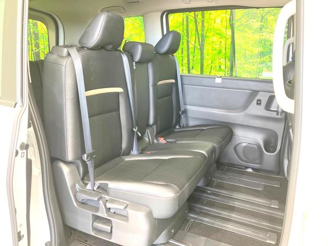 セレナ ハイウェイスターＶ　禁煙車　現行　両側電動ドア　ＳＤナビ　バックカメラ　プロパイロット　衝突被害軽減システム　ドラレコ　コーナーセンサー　スマートキー　ＬＥＤヘッド　ＥＴＣ　純正１６インチアルミ　オートハイビーム（10枚目）