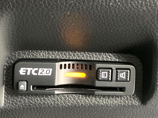 ヴェゼル ｅ：ＨＥＶ　Ｚ　登録済未使用車　９インチコネクトナビ　全周囲カメラ　衝突被害軽減システム　電動リアゲート　ハーフレザーシート　コーナーセンサー　スマートキー　ＬＥＤヘッド　ＥＴＣ２．０　純正１８インチアルミ（5枚目）