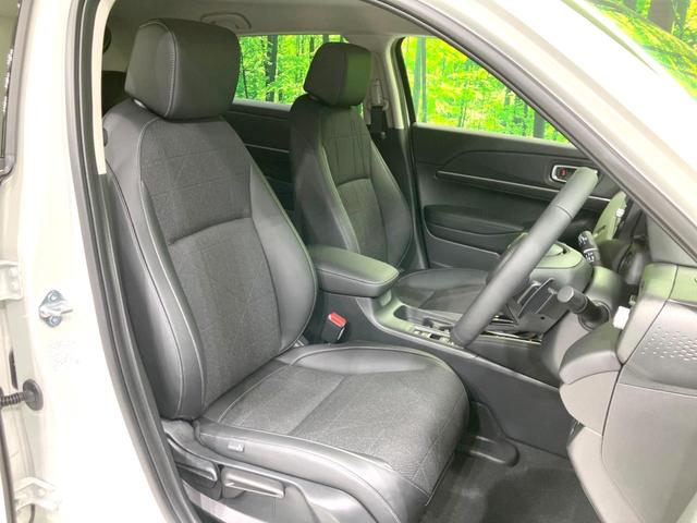 ヴェゼル ｅ：ＨＥＶ　Ｚ　登録済未使用車　９インチコネクトナビ　全周囲カメラ　衝突被害軽減システム　電動リアゲート　ハーフレザーシート　コーナーセンサー　スマートキー　ＬＥＤヘッド　ＥＴＣ２．０　純正１８インチアルミ（8枚目）