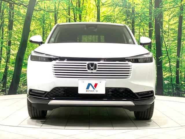 ヴェゼル ｅ：ＨＥＶ　Ｚ　登録済未使用車　９インチコネクトナビ　全周囲カメラ　衝突被害軽減システム　電動リアゲート　ハーフレザーシート　コーナーセンサー　スマートキー　ＬＥＤヘッド　ＥＴＣ２．０　純正１８インチアルミ（14枚目）