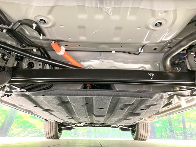 ヴェゼル ｅ：ＨＥＶ　Ｚ　登録済未使用車　９インチコネクトナビ　全周囲カメラ　衝突被害軽減システム　電動リアゲート　ハーフレザーシート　コーナーセンサー　スマートキー　ＬＥＤヘッド　ＥＴＣ２．０　純正１８インチアルミ（19枚目）