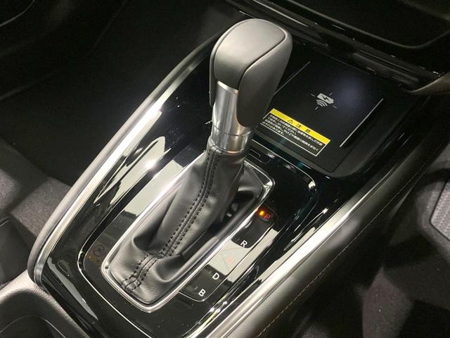 ヴェゼル ｅ：ＨＥＶ　Ｚ　登録済未使用車　９インチコネクトナビ　全周囲カメラ　衝突被害軽減システム　電動リアゲート　ハーフレザーシート　コーナーセンサー　スマートキー　ＬＥＤヘッド　ＥＴＣ２．０　純正１８インチアルミ（21枚目）