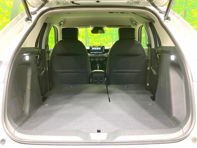 ヴェゼル ｅ：ＨＥＶ　Ｚ　登録済未使用車　９インチコネクトナビ　全周囲カメラ　衝突被害軽減システム　電動リアゲート　ハーフレザーシート　コーナーセンサー　スマートキー　ＬＥＤヘッド　ＥＴＣ２．０　純正１８インチアルミ（27枚目）