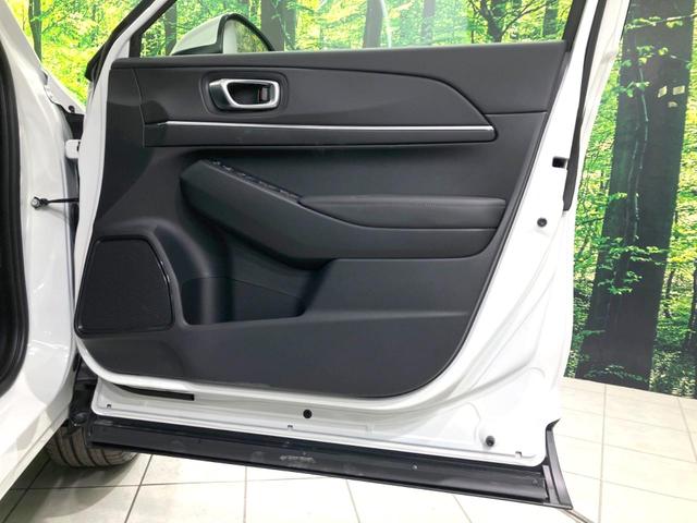 ヴェゼル ｅ：ＨＥＶ　Ｚ　登録済未使用車　９インチコネクトナビ　全周囲カメラ　衝突被害軽減システム　電動リアゲート　ハーフレザーシート　コーナーセンサー　スマートキー　ＬＥＤヘッド　ＥＴＣ２．０　純正１８インチアルミ（29枚目）