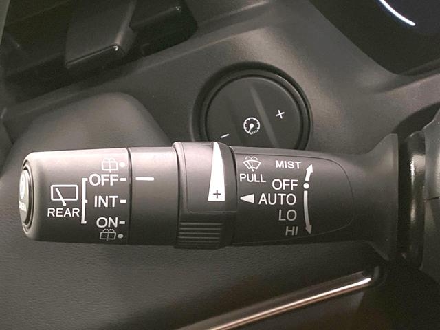 ヴェゼル ｅ：ＨＥＶ　Ｚ　登録済未使用車　９インチコネクトナビ　全周囲カメラ　衝突被害軽減システム　電動リアゲート　ハーフレザーシート　コーナーセンサー　スマートキー　ＬＥＤヘッド　ＥＴＣ２．０　純正１８インチアルミ（43枚目）