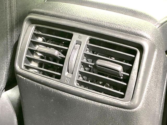 エクストレイル ２０Ｘ　禁煙車　４ＷＤ　ガラスルーフ　純正ナビ　全周囲カメラ　シートヒーター　ＬＥＤヘッドライト　ＥＴＣ　ダウンヒルアシスト　デュアルエアコン　オートエアコン　オートライト　アイドリングストップ（68枚目）