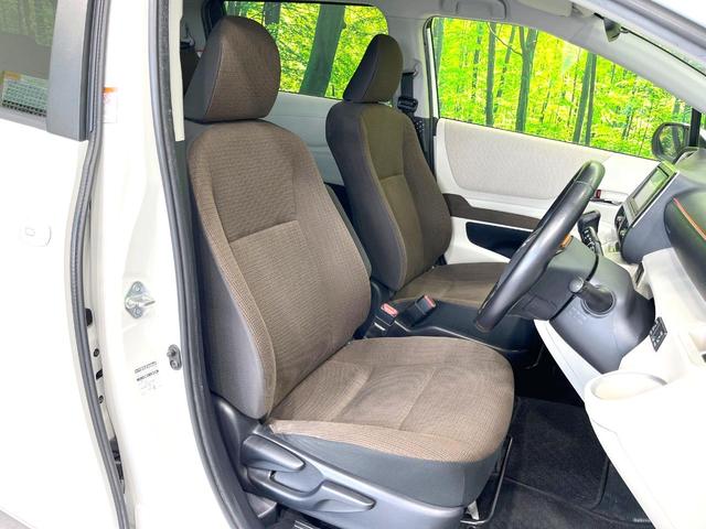 シエンタ G 禁煙車 両側電動ドア 純正ナビ バックカメラ ETC オートエアコン アイドリングストップ ヘッドライトリベライザー バニティミラー 革巻きステアリング ステアリングスイッチ パワーステアリング(8枚目)