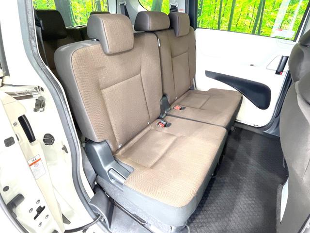 シエンタ G 禁煙車 両側電動ドア 純正ナビ バックカメラ ETC オートエアコン アイドリングストップ ヘッドライトリベライザー バニティミラー 革巻きステアリング ステアリングスイッチ パワーステアリング(9枚目)