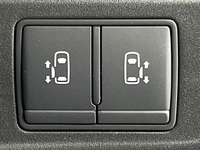 セレナ ハイウェイスター Vセレクション 禁煙車 ハンズフリー両側電動ドア 純正9インチナビナビ 後席モニター 全周囲カメラ 衝突被害軽減システム ドラレコ ETC LEDヘッドライト パーキングアシスト オートライト オートエアコン(3枚目)