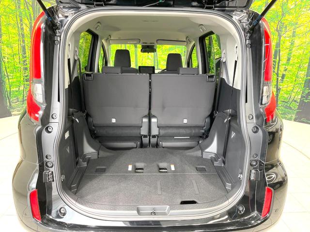 シエンタ ハイブリッドX 禁煙車 登録済未使用車 片側パワスラ セーフティセンス レーダークルーズ LEDヘッドライト オートエアコン オートマチックハイビーム オートライト スマートキー バニティミラー パワーステアリング(11枚目)