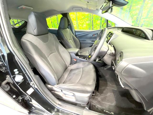 プリウス Sセーフティプラス 禁煙車 純正SDナビ バックカメラ 衝突被害軽減システム レーダークルーズ ドラレコ クリアランスソナー スマートキー LEDヘッド ビルトインETC オートハイビーム 車線逸脱警報 オートライト(8枚目)