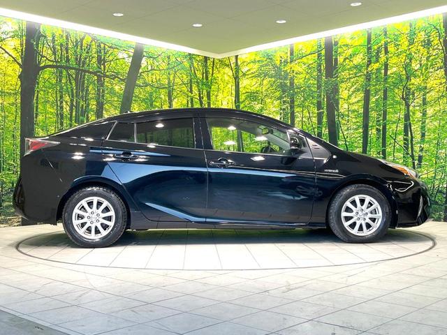 プリウス Sセーフティプラス 禁煙車 純正SDナビ バックカメラ 衝突被害軽減システム レーダークルーズ ドラレコ クリアランスソナー スマートキー LEDヘッド ビルトインETC オートハイビーム 車線逸脱警報 オートライト(26枚目)