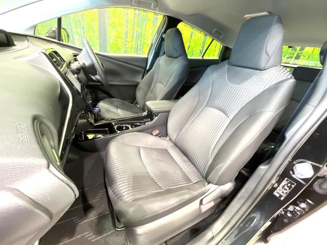 プリウス Sセーフティプラス 禁煙車 純正SDナビ バックカメラ 衝突被害軽減システム レーダークルーズ ドラレコ クリアランスソナー スマートキー LEDヘッド ビルトインETC オートハイビーム 車線逸脱警報 オートライト(35枚目)