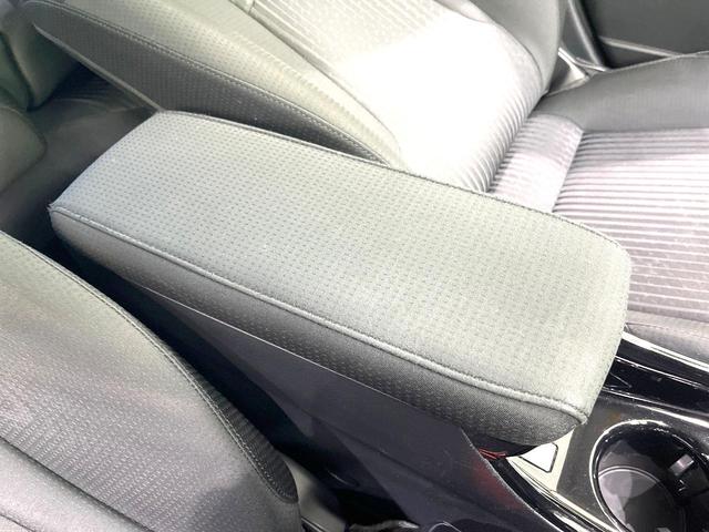 プリウス Sセーフティプラス 禁煙車 純正SDナビ バックカメラ 衝突被害軽減システム レーダークルーズ ドラレコ クリアランスソナー スマートキー LEDヘッド ビルトインETC オートハイビーム 車線逸脱警報 オートライト(44枚目)