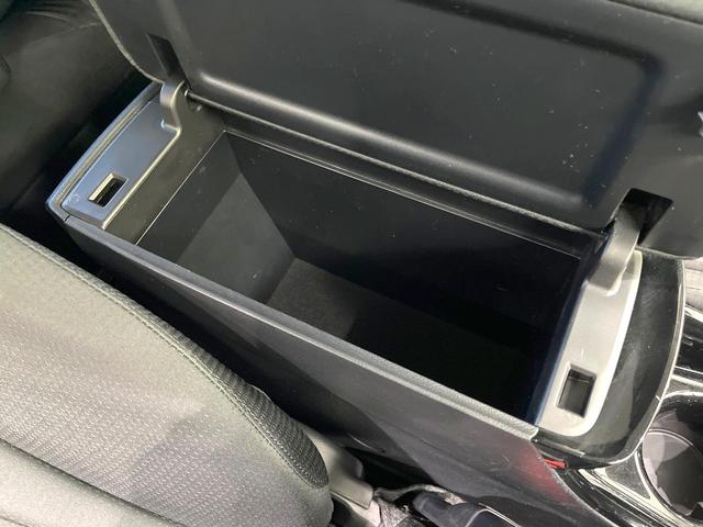 プリウス Sセーフティプラス 禁煙車 純正SDナビ バックカメラ 衝突被害軽減システム レーダークルーズ ドラレコ クリアランスソナー スマートキー LEDヘッド ビルトインETC オートハイビーム 車線逸脱警報 オートライト(45枚目)