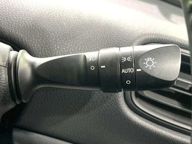 プリウス Sセーフティプラス 禁煙車 純正SDナビ バックカメラ 衝突被害軽減システム レーダークルーズ ドラレコ クリアランスソナー スマートキー LEDヘッド ビルトインETC オートハイビーム 車線逸脱警報 オートライト(61枚目)