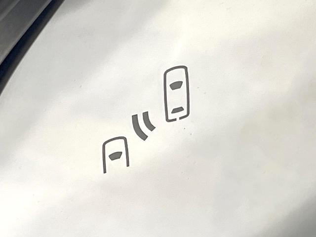 シエンタ ハイブリッドZ 禁煙車 両側電動ドア 純正10.5型ナビ 全周囲カメラ 100V電源 衝突被害軽減システム レーダークルーズ BSM LEDヘッド ドラレコ ETC2.0 オートハイビーム 車線逸脱警報 オートライト(6枚目)